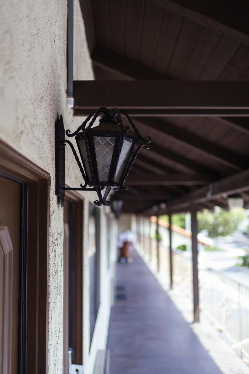 Cozy Inn Κόστα Μέσα Εξωτερικό φωτογραφία