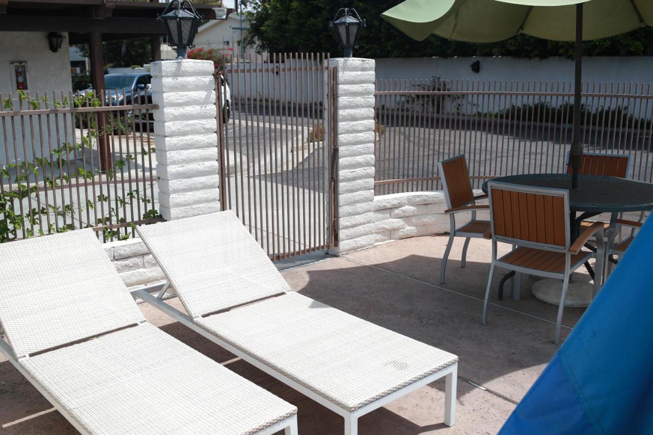 Cozy Inn Κόστα Μέσα Εξωτερικό φωτογραφία